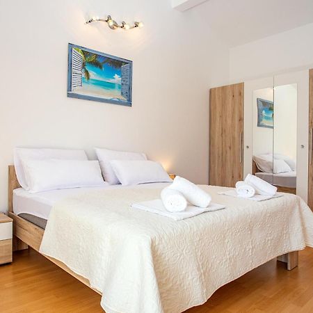Apartments Adisa 奥米什 外观 照片