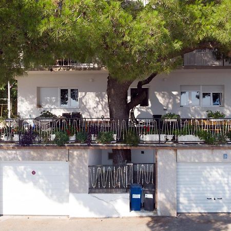 Apartments Adisa 奥米什 外观 照片