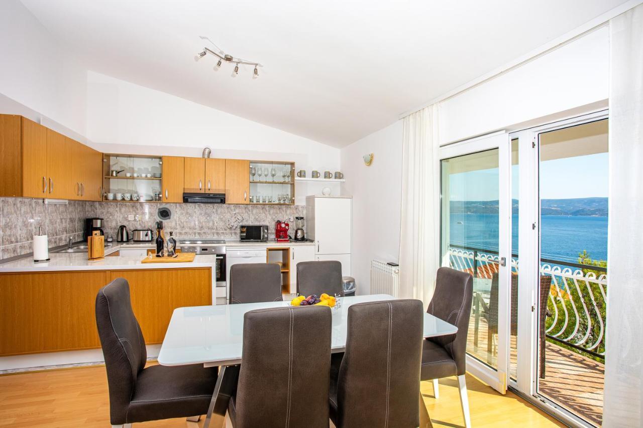 Apartments Adisa 奥米什 外观 照片