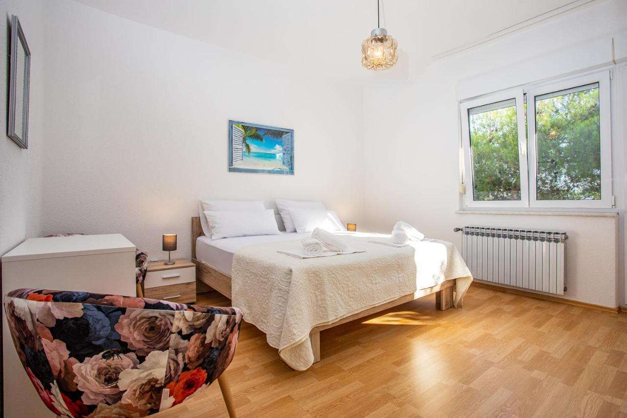 Apartments Adisa 奥米什 外观 照片