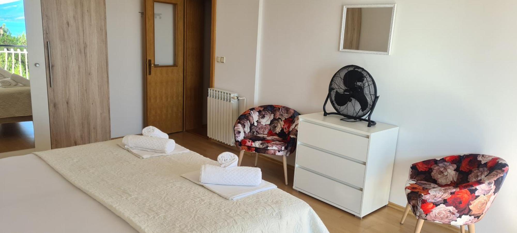 Apartments Adisa 奥米什 外观 照片