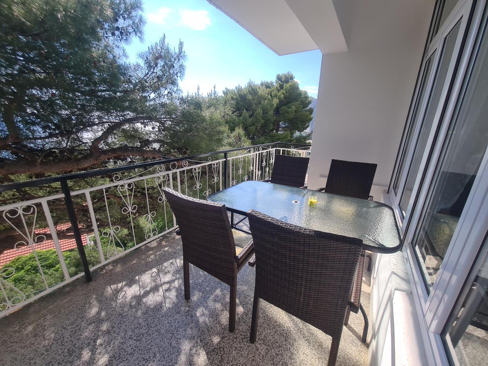 Apartments Adisa 奥米什 外观 照片